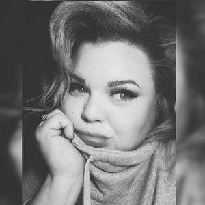 Meet your Posher, Edith